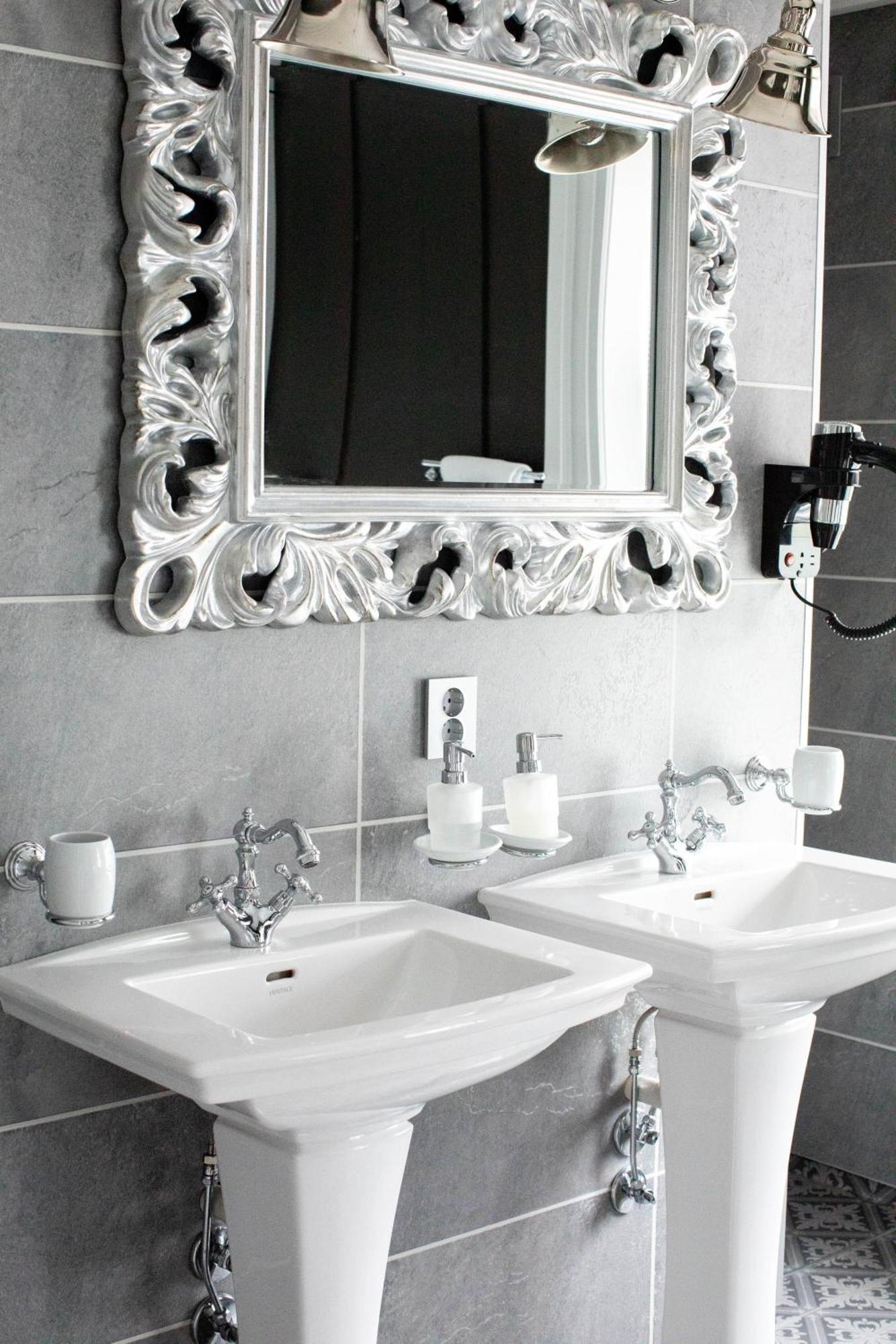 Hotel Dale-Gudbrands Gard By Frich'S à Sør-Fron Extérieur photo
